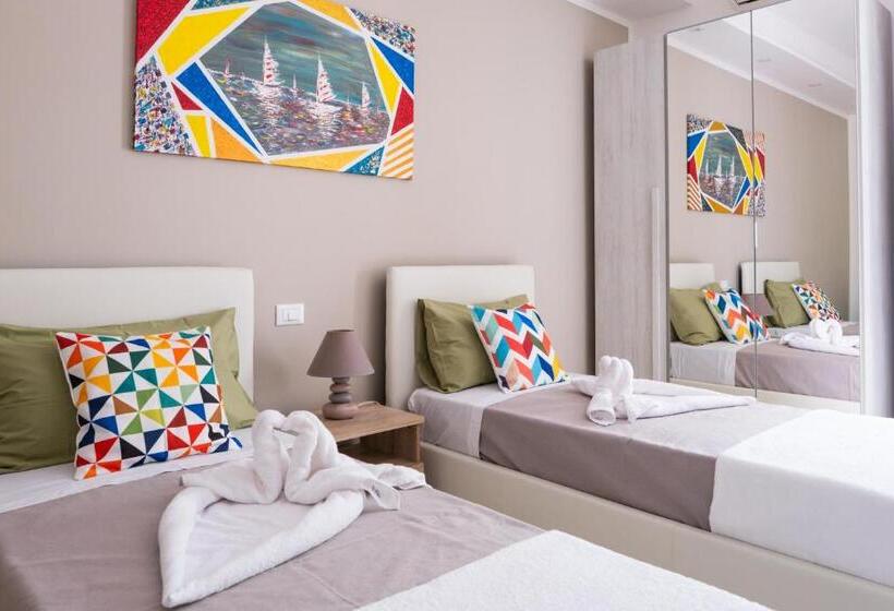 اتاق لوکس با بالکن, Vele D Otranto B&b