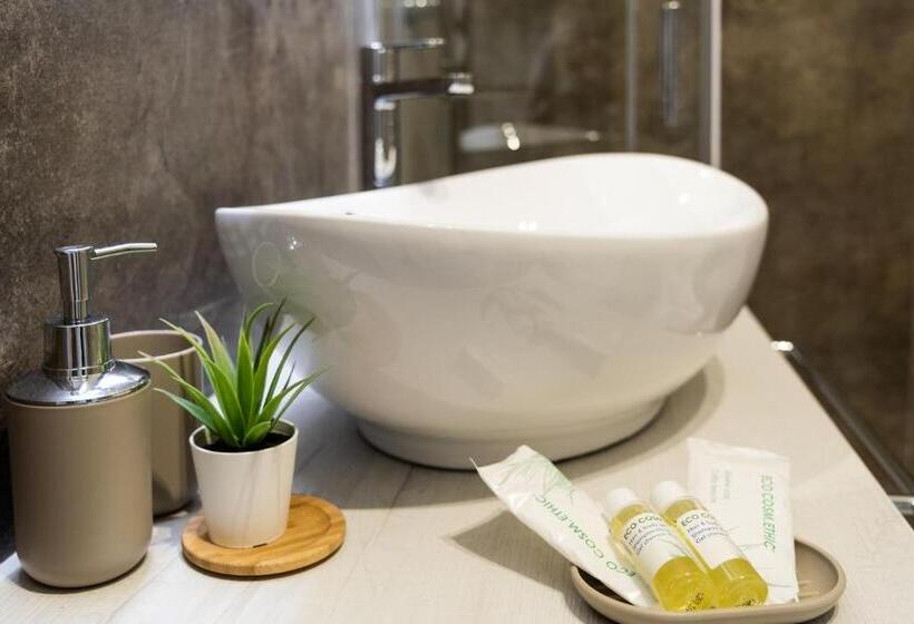 اتاق لوکس با بالکن, Vele D Otranto B&b