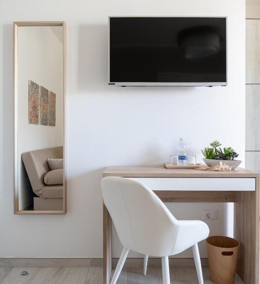 اتاق لوکس با بالکن, Vele D Otranto B&b