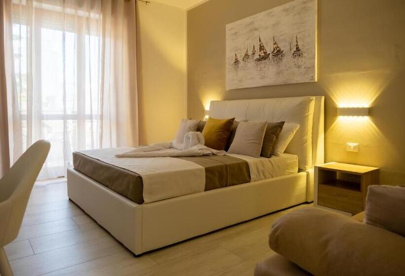 اتاق لوکس با بالکن, Vele D Otranto B&b