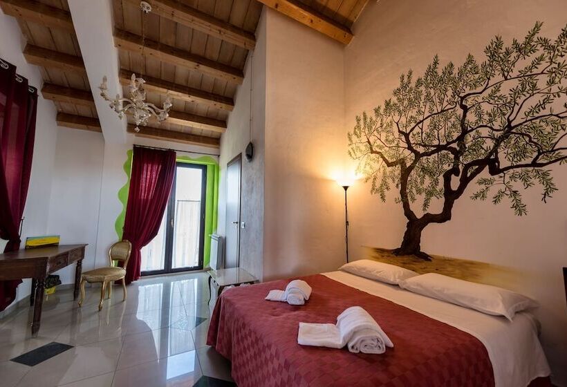 Четырехместный Номер Стандарт, La Casa Rossa Country House