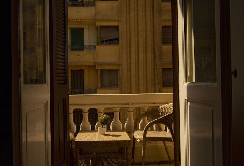 اتاق استاندارد سه نفره, Minerva Grand Hostel Cairo
