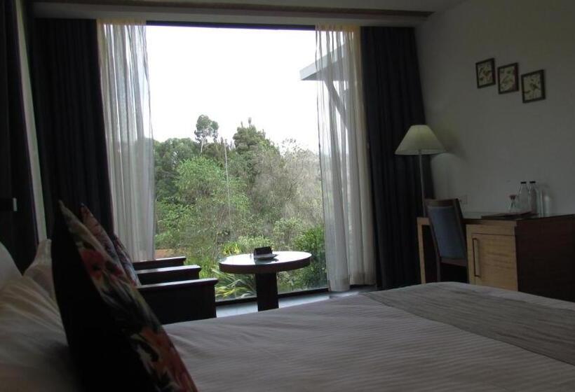 Номер Стандарт Вид на Озеро, Mountain Retreat Kodai