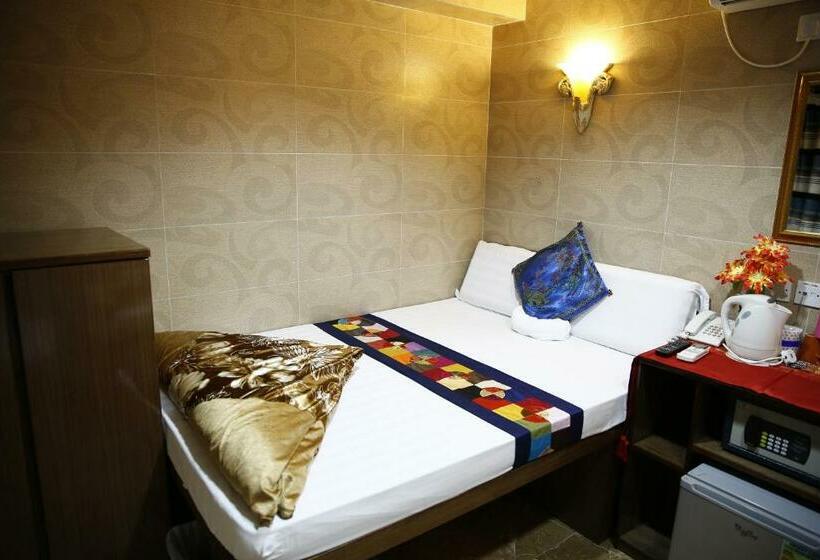 اتاق استاندارد, Sandhu Guest House