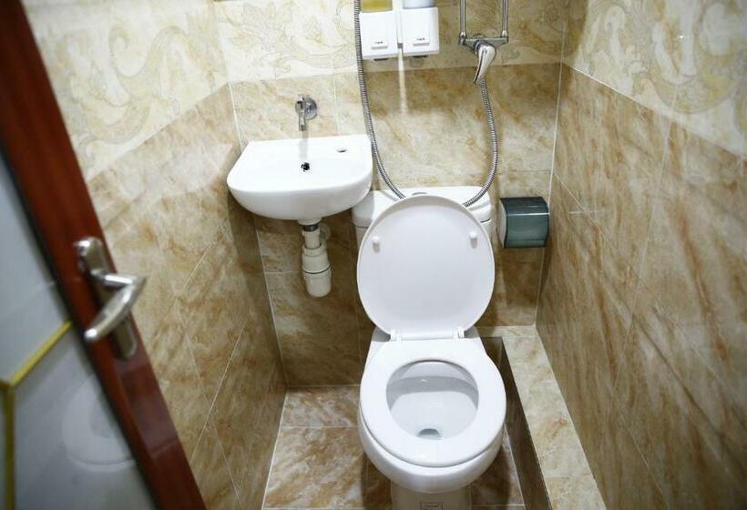 اتاق استاندارد یک نفره, Sandhu Guest House