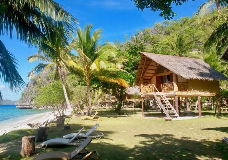 اتاق لوکس با چشم‌انداز دریا, Sangat Island Dive Resort