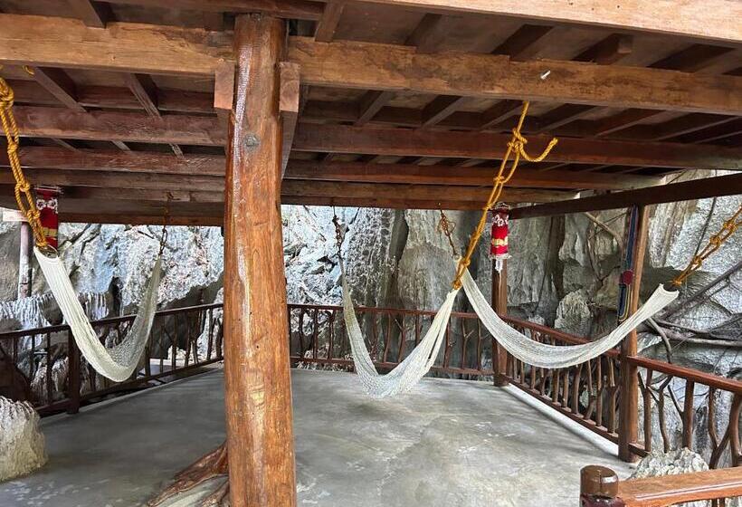 ویلای 1 خوابه, Sangat Island Dive Resort