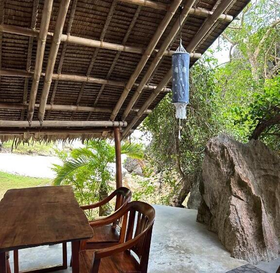 ویلای 1 خوابه, Sangat Island Dive Resort