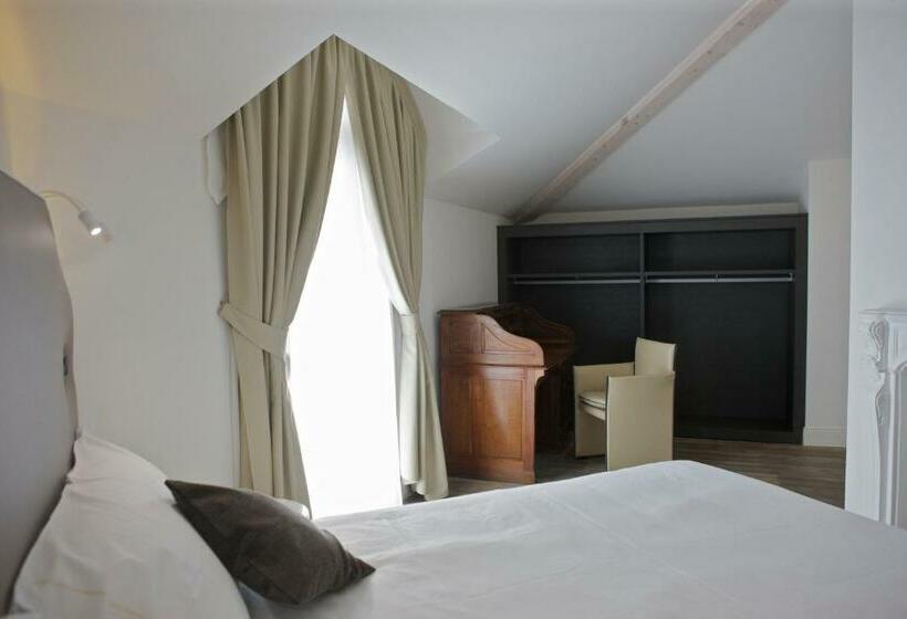 سوئیت با چشم‌انداز, Al Campanile   Luxury Suites & Apartments