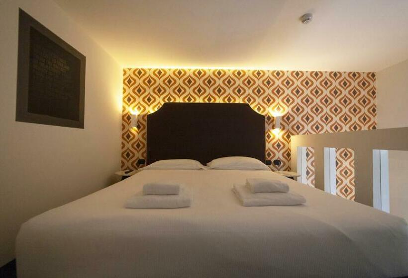 سوئیت با چشم‌انداز, Al Campanile   Luxury Suites & Apartments