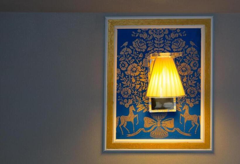اتاق کلاسیک سه تخته, Al Campanile   Luxury Suites & Apartments