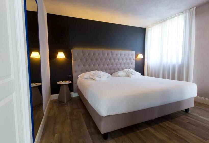 اتاق خانوادگی, Al Campanile   Luxury Suites & Apartments