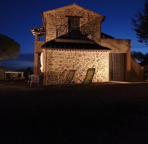 2 Bedrooms Apartment Lake View, Antico Casale Tiravento