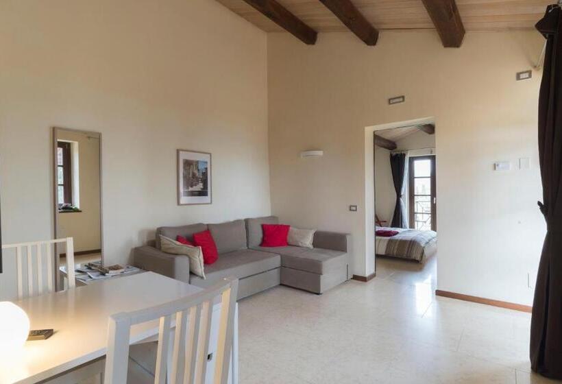 آپارتمان 1 خوابه با بالکن, Antico Casale Tiravento