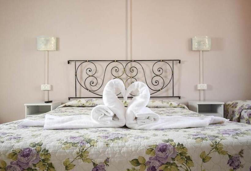 اتاق استاندارد سه تخته با سرویس بهداشتی مشترک, Stop & Sleep Bergamo