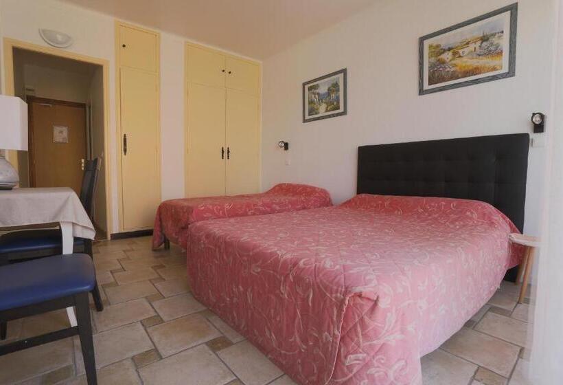 带景观的三人标准房间, Hôtel Les Alizés
