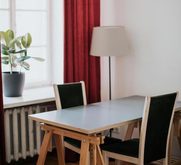 اتاق خانوادگی, Rooms And Suites At Bookinn B&b