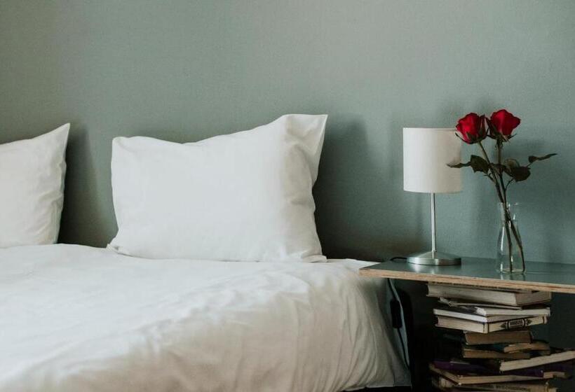 اتاق خانوادگی, Rooms And Suites At Bookinn B&b