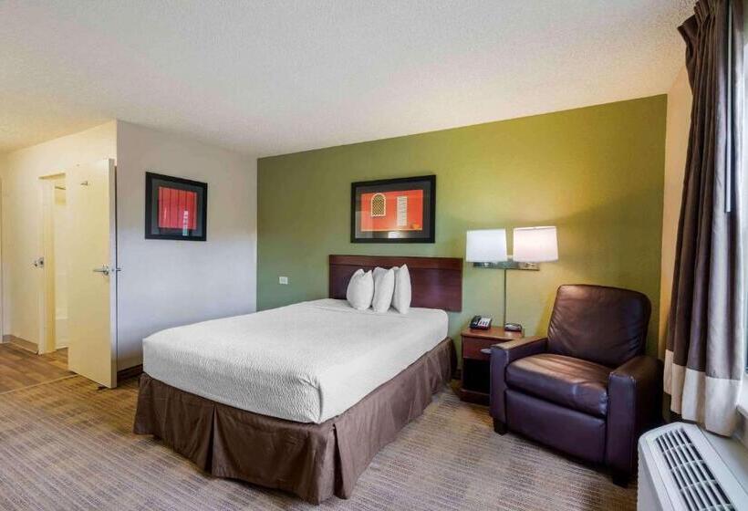 Студия Стандарт, Extended Stay America Select Suites   Orlando   Maitland   1760 Pembrook Dr