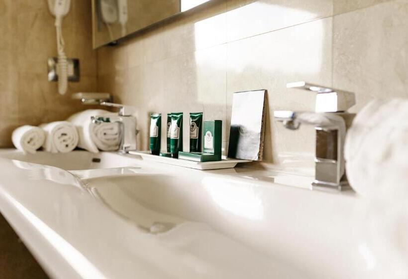 اتاق لوکس خانوادگی, Aqua Montis Resort & Spa