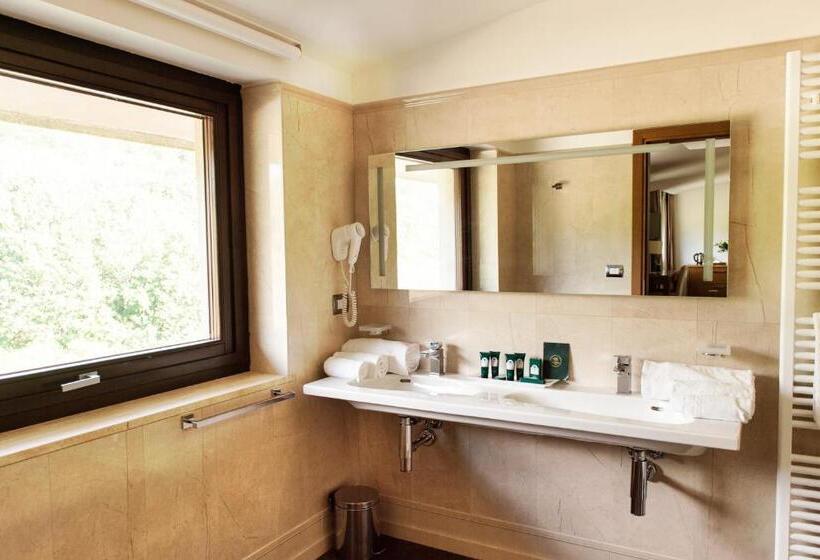 اتاق لوکس خانوادگی, Aqua Montis Resort & Spa