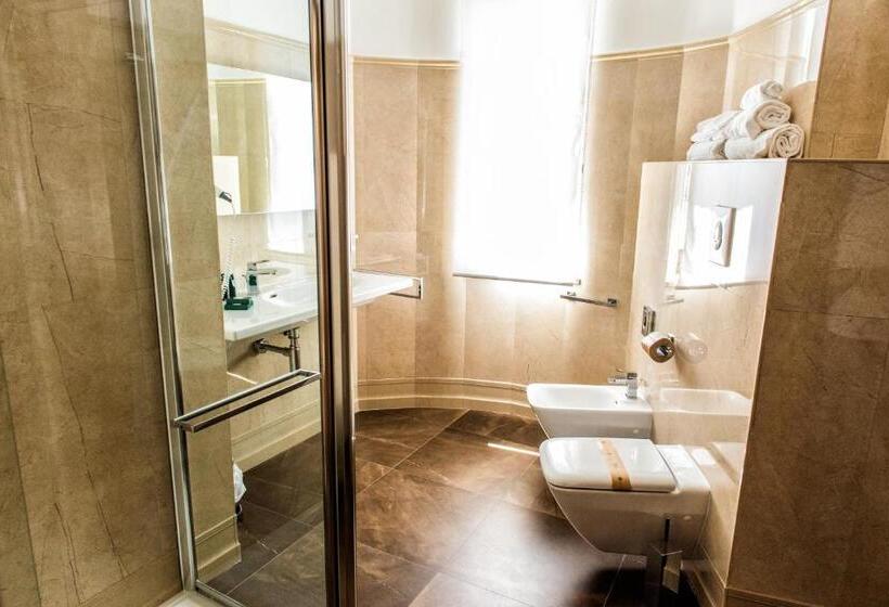 اتاق لوکس, Aqua Montis Resort & Spa