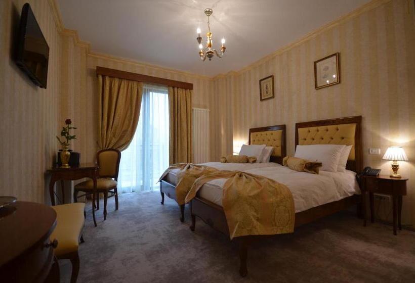 اتاق استاندارد با بالکن, The Arlington Boutique