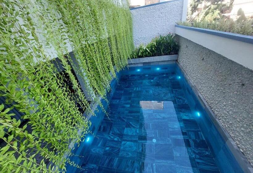 اتاق استاندارد سه تخته با بالکن, May Boutique Villa Hội An