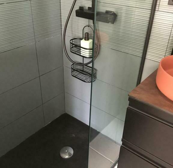 Номер Стандарт Трехместный, Cosy Private Bath And Garden