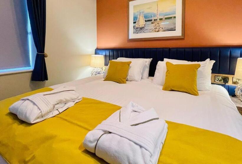豪华房间, Rooms At Haslar Marina