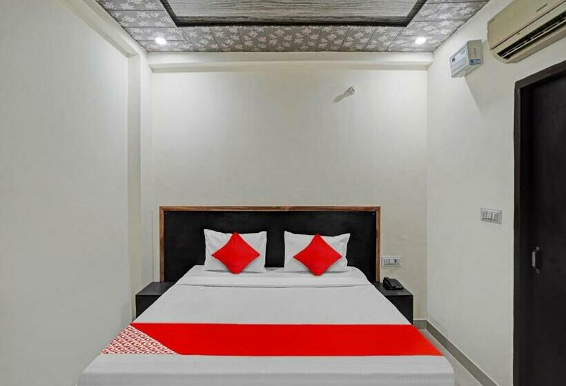 Трехместный Номер Классика, Oyo Flagship 81319  Red Inn