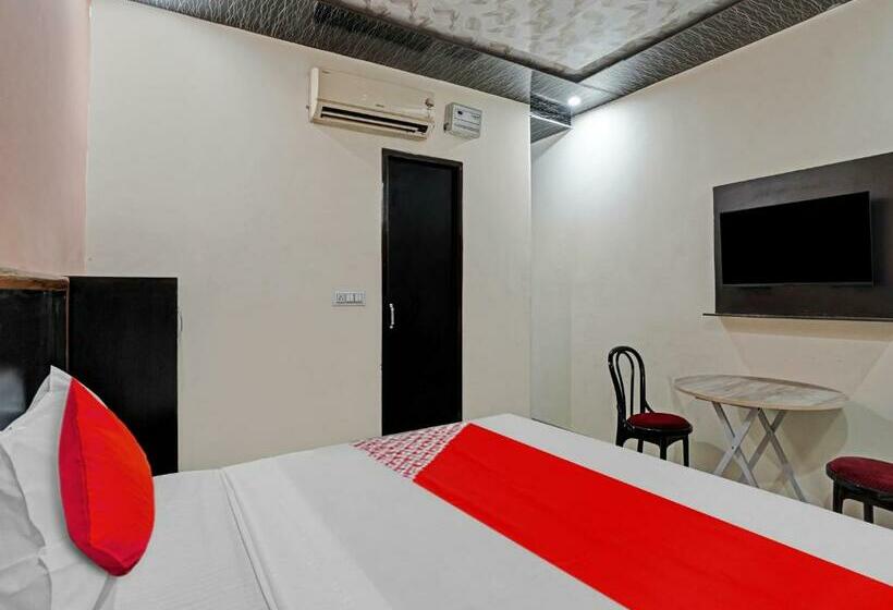 Трехместный Номер Классика, Oyo Flagship 81319  Red Inn