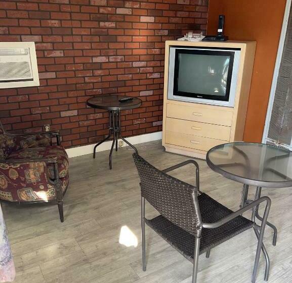 Номер Deluxe, Road Runner Motel Merritt Bc