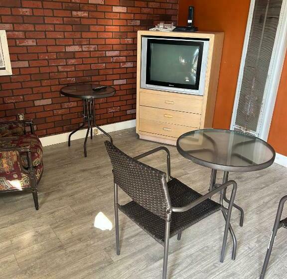 Номер Deluxe, Road Runner Motel Merritt Bc