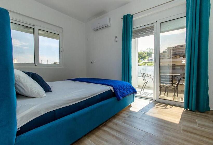 اتاق سوپریور خانوادگی, Deron Apartments