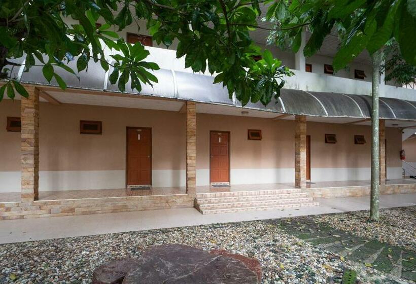 Номер Стандарт, บ้านนารีสอร์ท