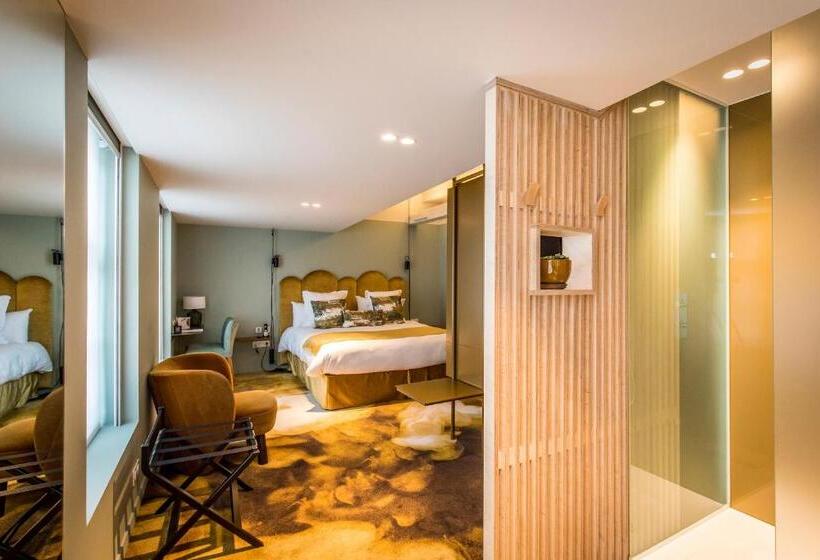 اتاق راحتی, Clarance Hotel Lille