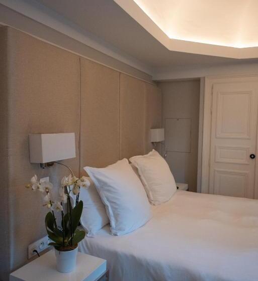 اتاق استاندارد یک نفره, Clarance Hotel Lille
