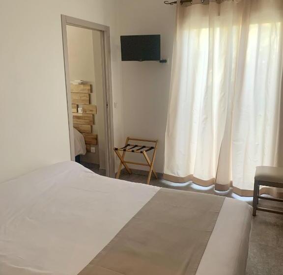 Семейный Номер Боковой Вид на Море, Hôtel Beau Soleil