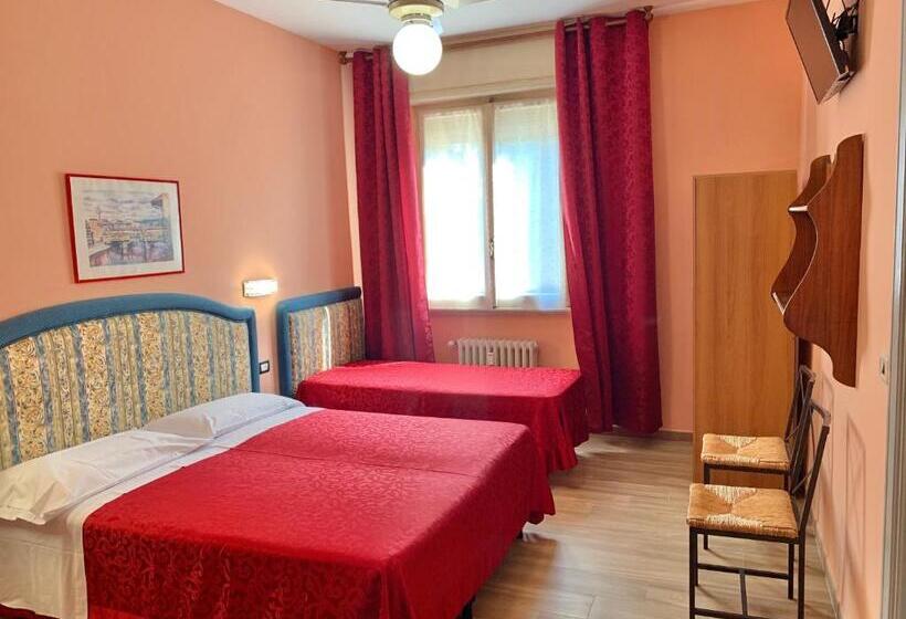 Номер Стандарт Трехместный, Albergo Cinzia