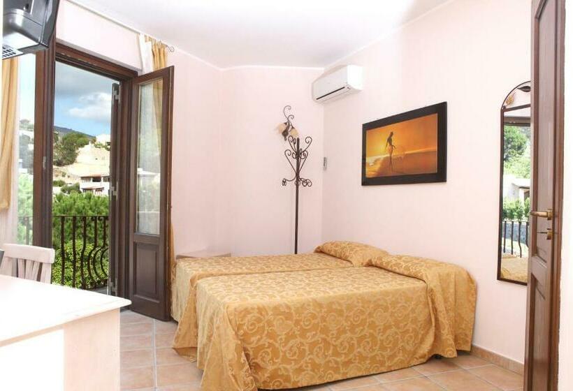 Четырехместный Номер Стандарт, Borgo Eolie