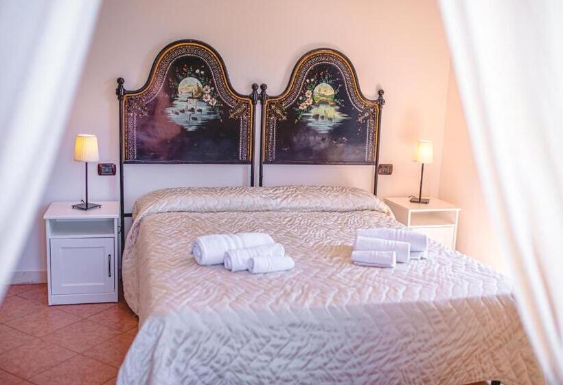 Номер Стандарт с Террасой, Nuovo Castello Crisilio