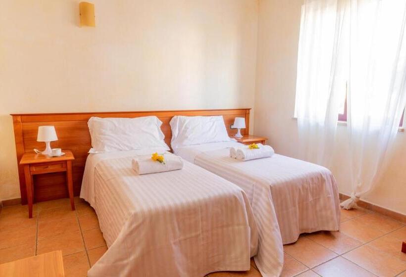 Четырехместный Номер Стандарт, B&b Puerto Seguro