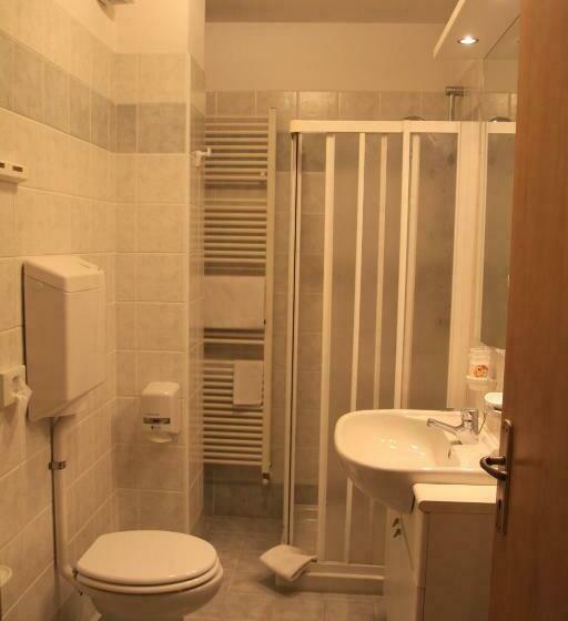 استودیوی استاندارد, Residence Elga