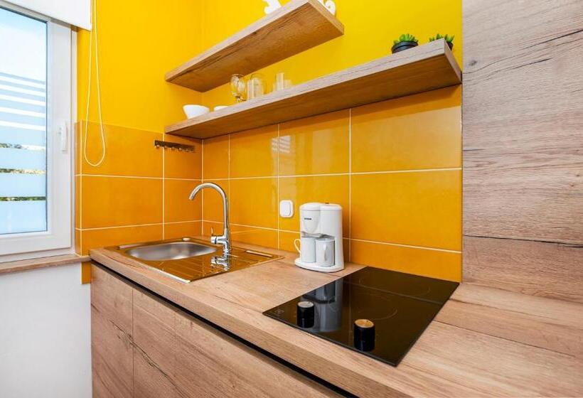 Студио Стандарт с Балконом, Villa Marea
