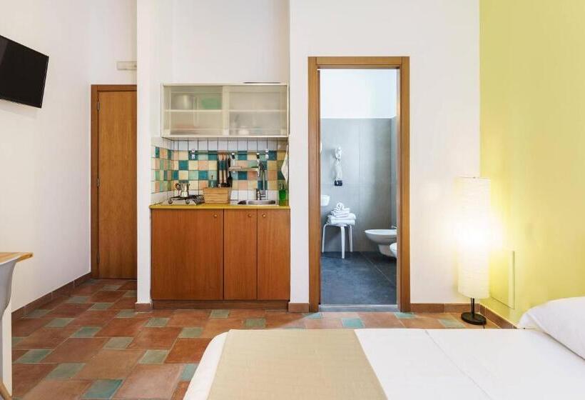 스탠다드 스튜디오, Le Grand Bleu  Gioia Apartments