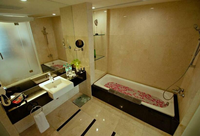Полулюкс, Grand Zuri Bsd City