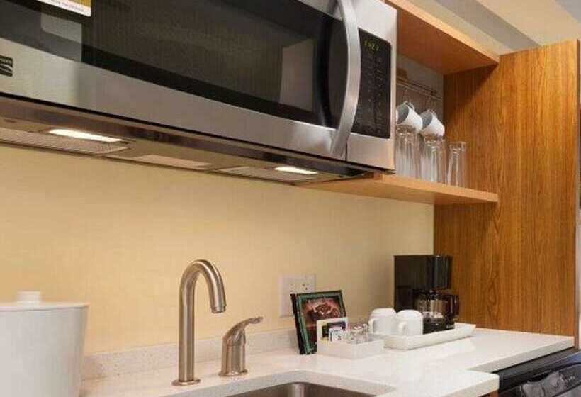 Mozgáskorlátozott Suite, Home2 Suites By Hilton Champaign / Urbana