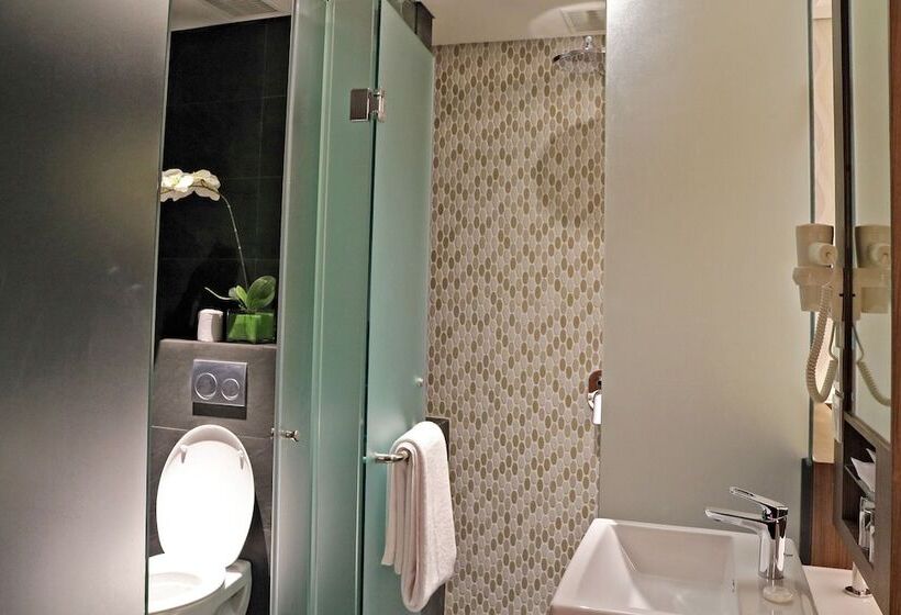 اتاق لوکس, Infinity8 Bali