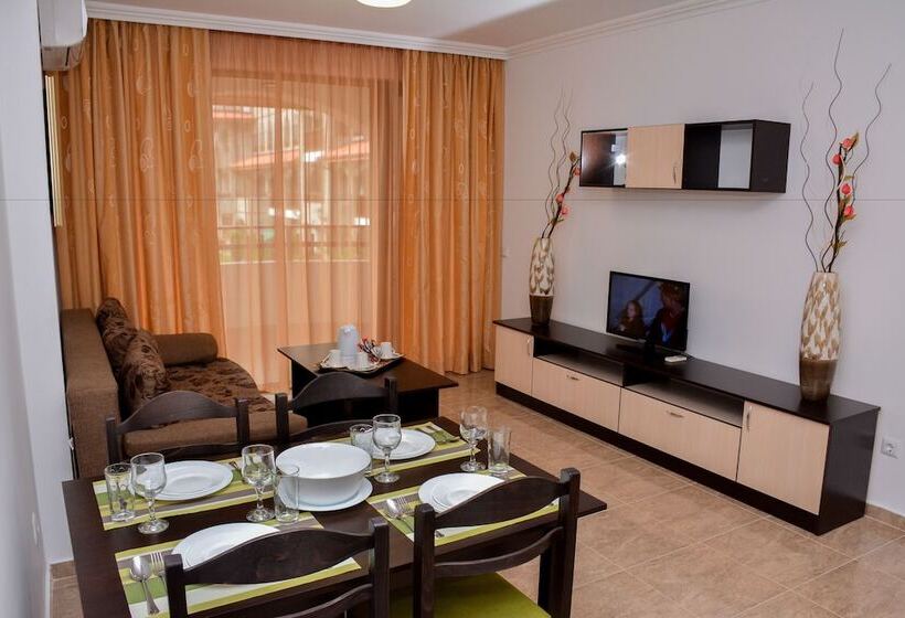 Апартаменты 2 спальни Вид на Бассейн, Olymp Apartcomplex